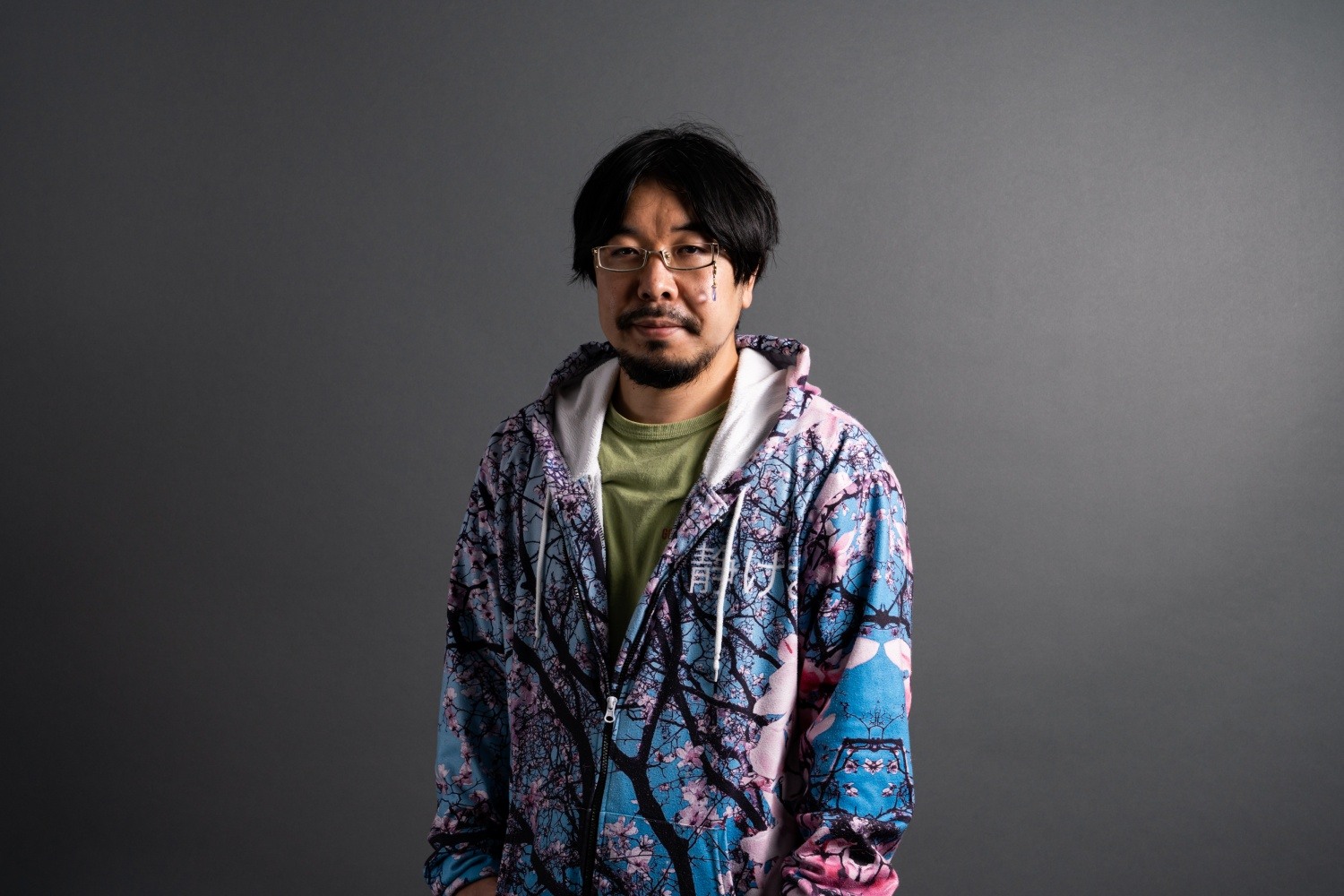 饒平名 秀成の写真